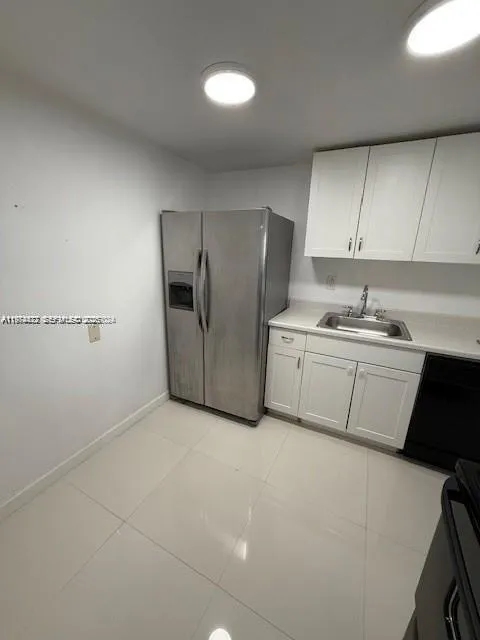 Foto de propiedad en 851 Three Islands Boulevard 116, Hallandale Beach, FL 33009 Hallandale Beach con MLS# 
