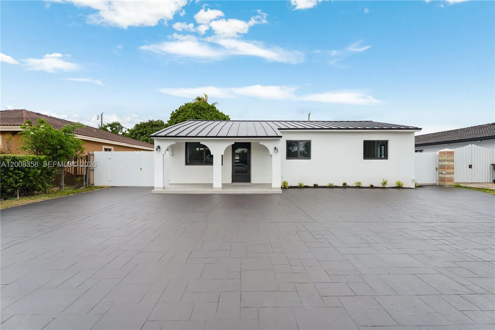 Vendido 851 W 35th Street, Hialeah, FL 33012, Hialeah, FL 33012