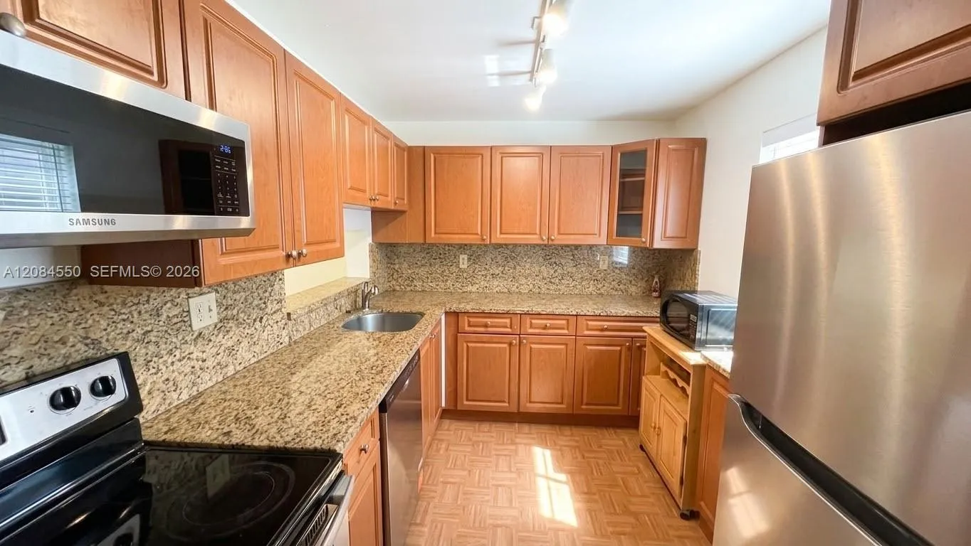 En Renta 8520 SW 133rd Ave Road 210, Miami, FL 33183, Miami, FL 33183