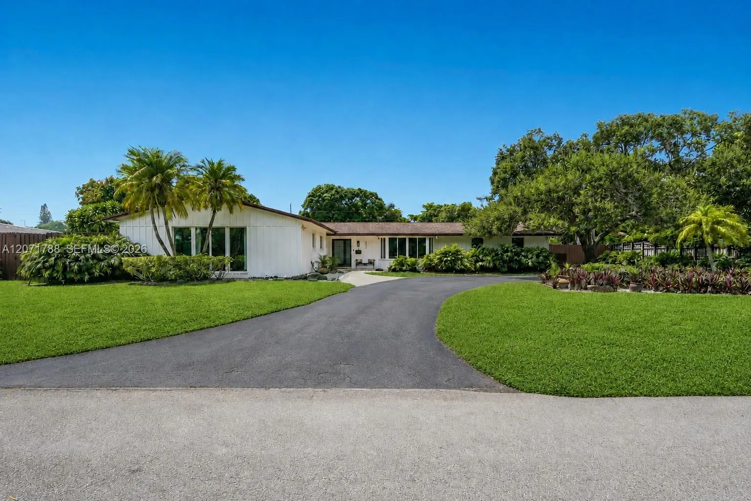 En Venta 8520 SW 151st Street, Palmetto Bay, FL 33158, Palmetto Bay, FL 33158