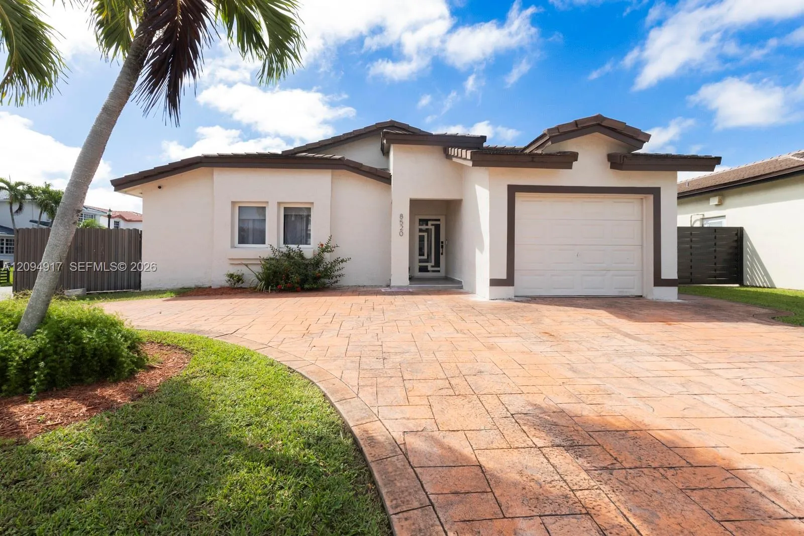 En Venta 8520 SW 207th Terrace, Cutler Bay, FL 33189, Cutler Bay, FL 33189