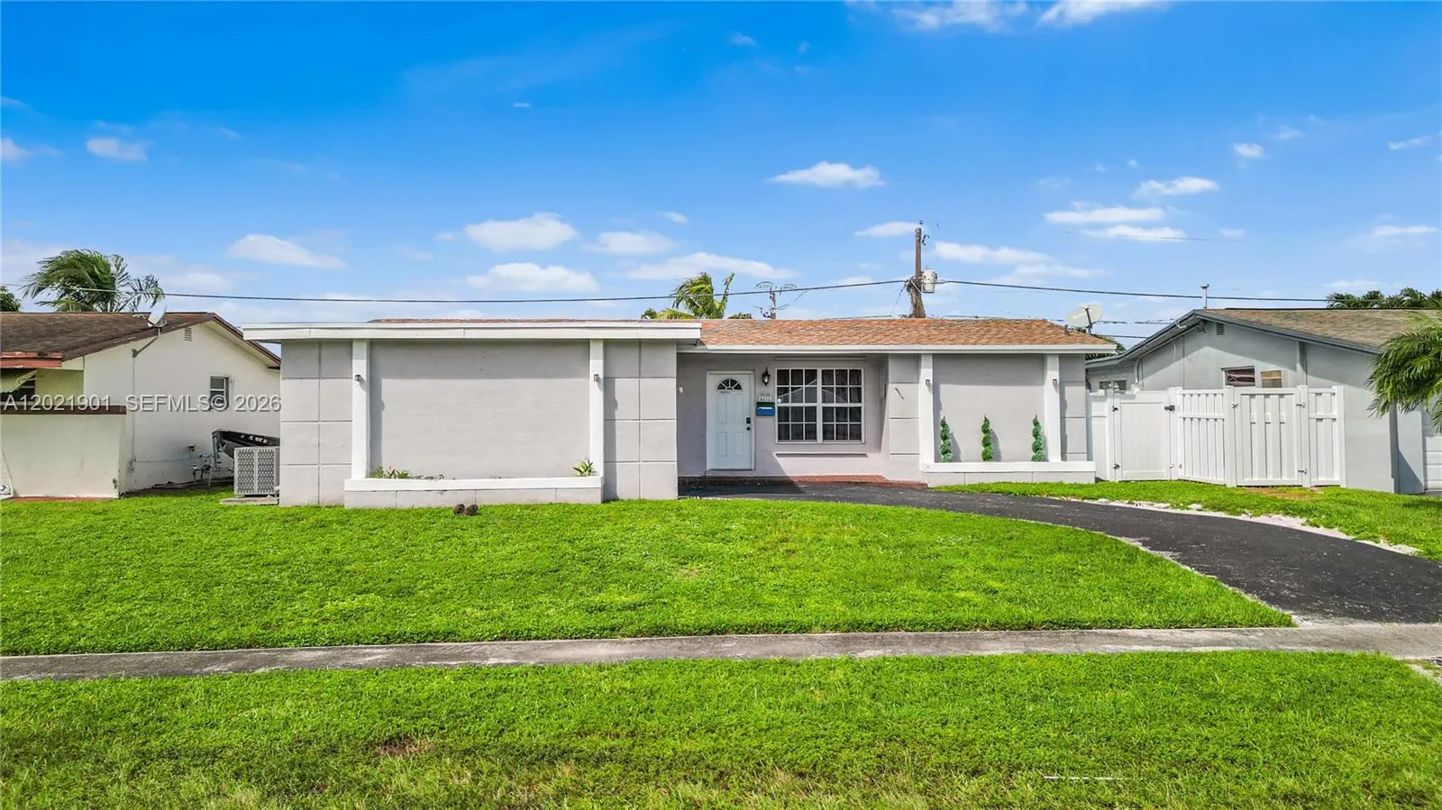Foto de propiedad en 8531 NW 25th Street, Sunrise, FL 33322 Sunrise con MLS# 