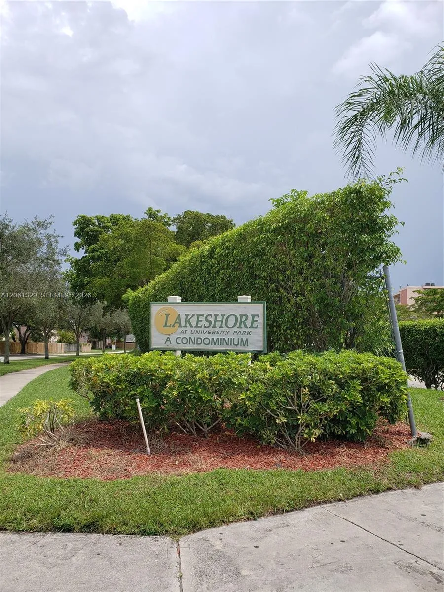Foto de propiedad en 8550 N Sherman Circle 303, Miramar, FL 33025 Miramar con MLS# 