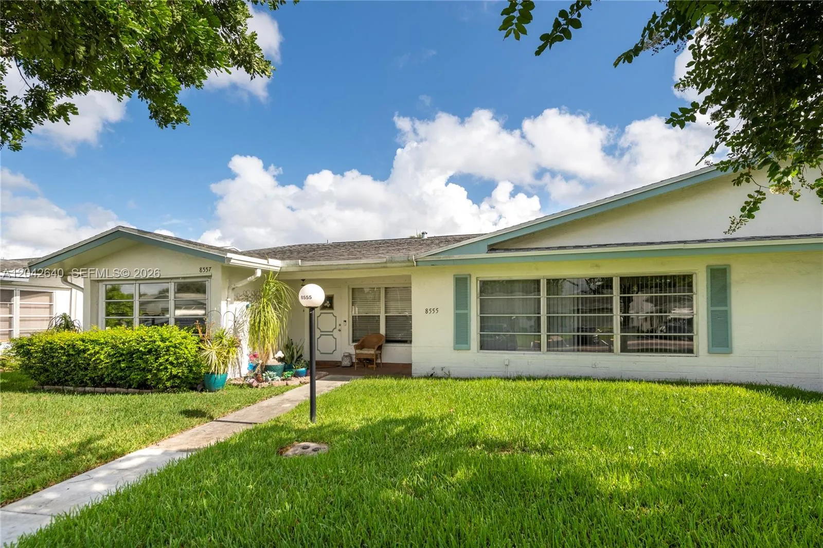 Foto de propiedad en 8555 NW 10th Street B106, Plantation, FL 33322 Plantation con MLS# 