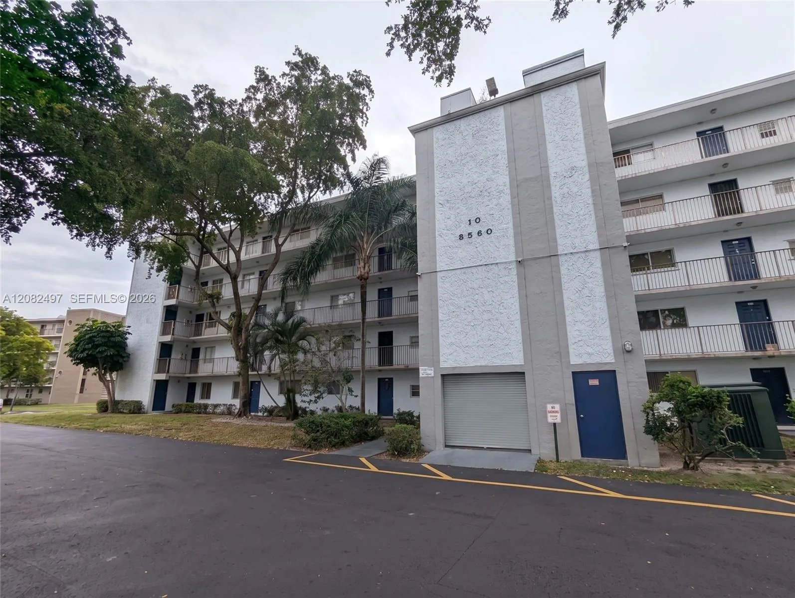 Foto de propiedad en 8560 N Sherman Circle 308, Miramar, FL 33025 Miramar con MLS# 