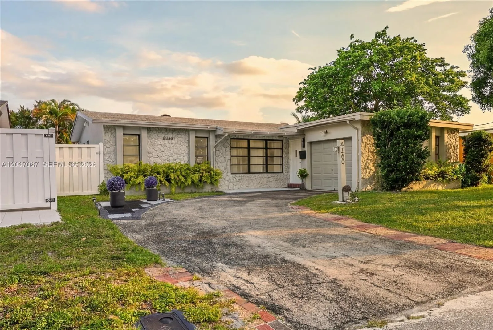 Foto de propiedad en 8580 NW 20th Court, Sunrise, FL 33322 Sunrise con MLS# 
