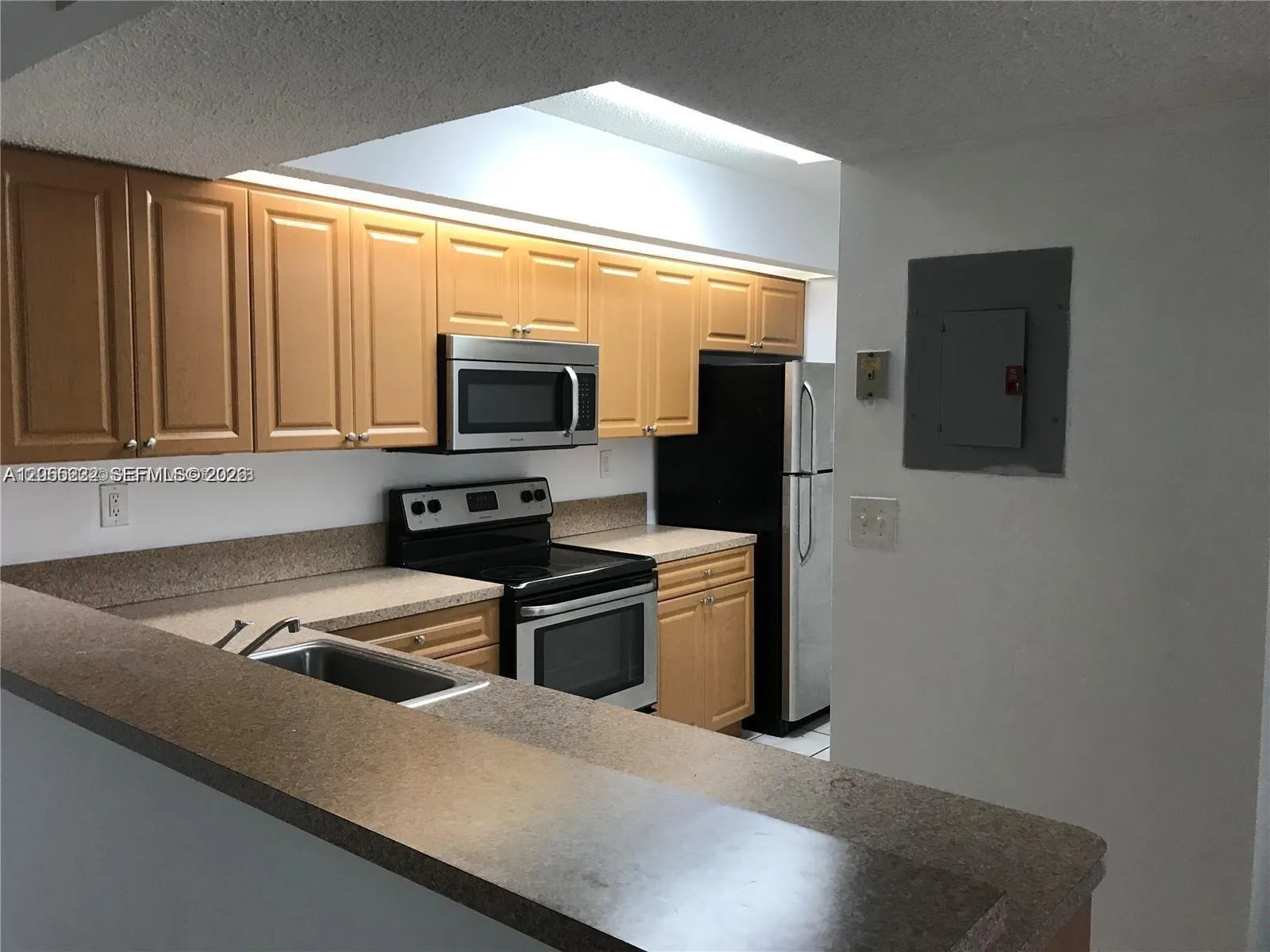 Foto de propiedad en 8580 SW 212th Street 307, Cutler Bay, FL 33189 Cutler Bay con MLS# 