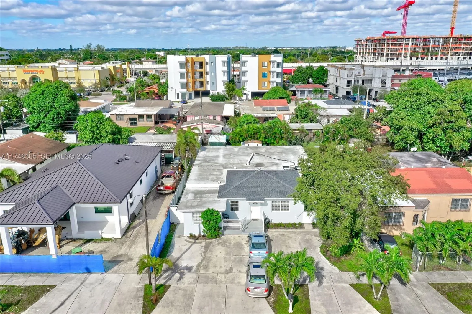 Foto de propiedad en 859 E 23rd Street, Hialeah, FL 33013 Hialeah con MLS# 