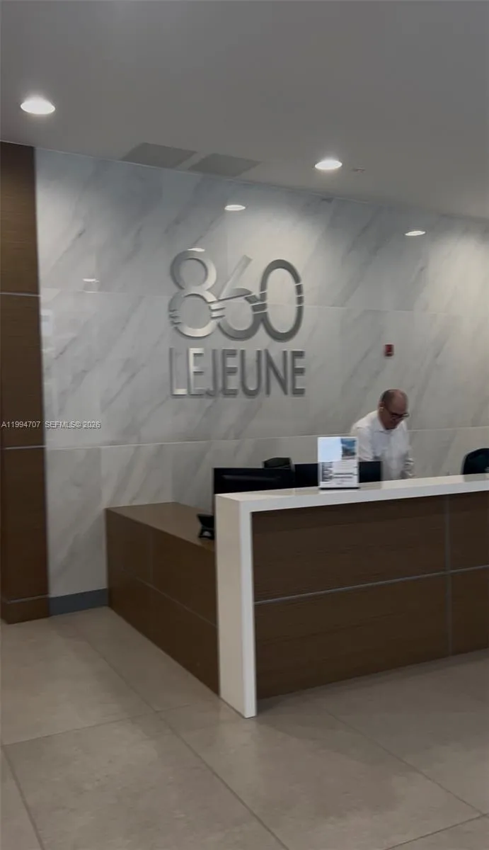 En Renta 860 NW 42nd Avenue 203, 204, 205, Miami, FL 33126, Miami, FL 33126