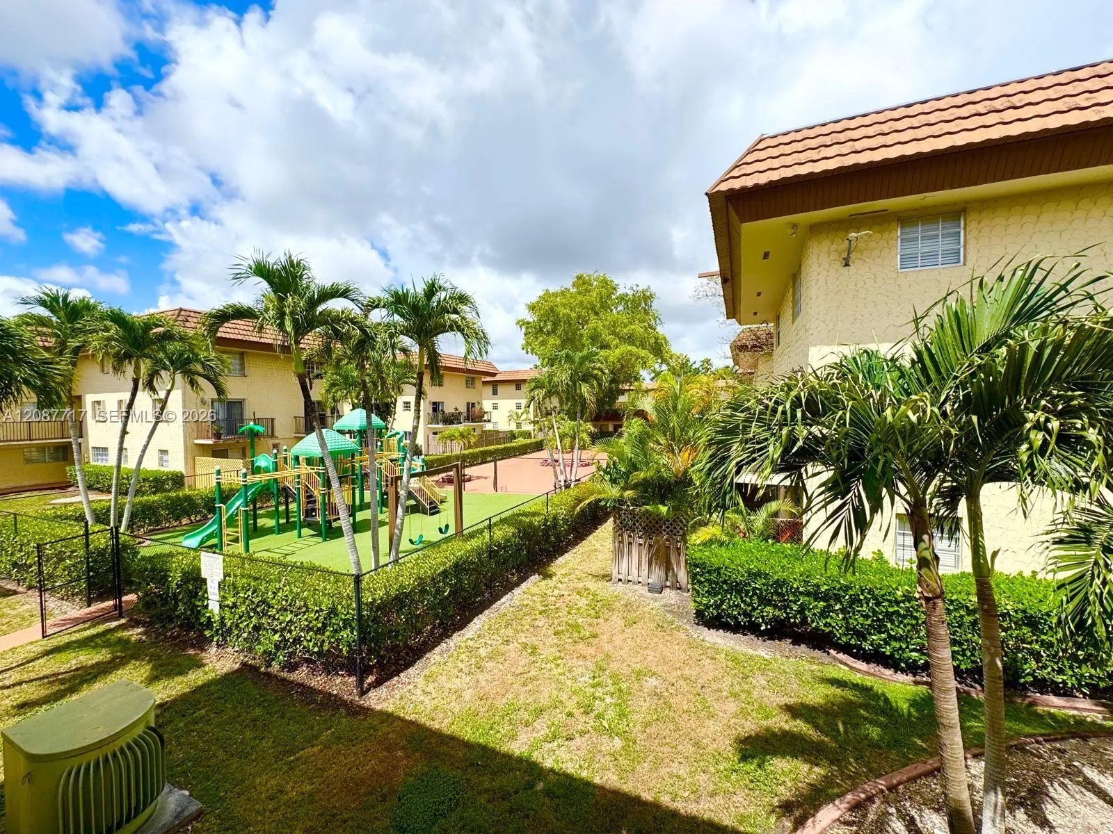 Foto de propiedad en 8600 SW 109th Avenue 4-202, Miami, FL 33173 Miami con MLS# 