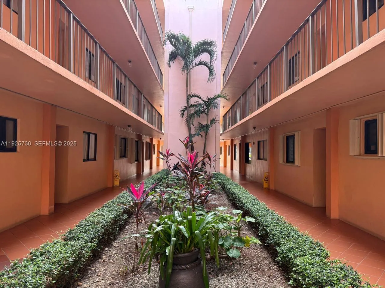 Foto de propiedad en 8600 SW 133rd Ave Road 310, Miami, FL 33183 Miami con MLS# 