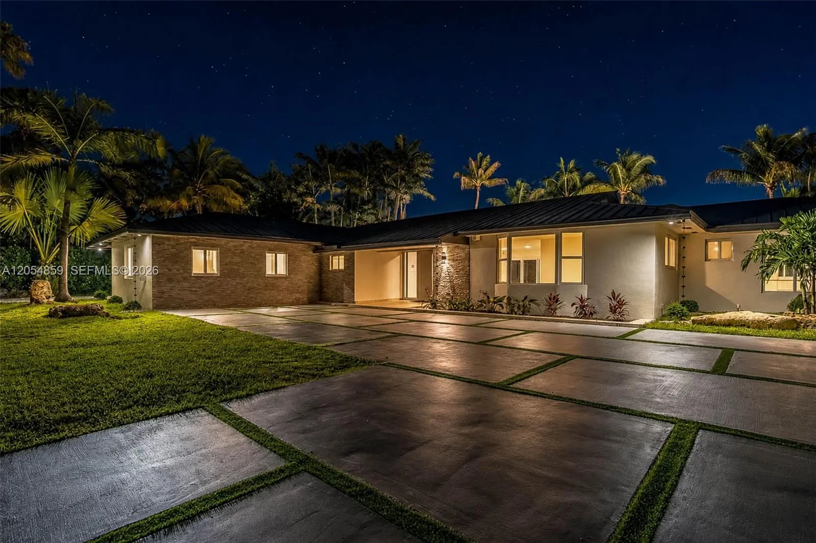 Foto de propiedad en 8600 SW 162nd Street, Palmetto Bay, FL 33157 Palmetto Bay con MLS# 