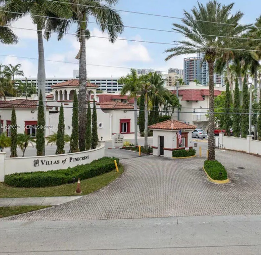 Foto de propiedad en 8600 SW 67th Avenue 944, Pinecrest, FL 33156 Pinecrest con MLS# 