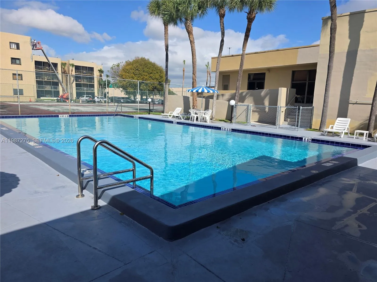 Foto de propiedad en 8615 NW 8th Street 319, Miami, FL 33126 Miami con MLS# 