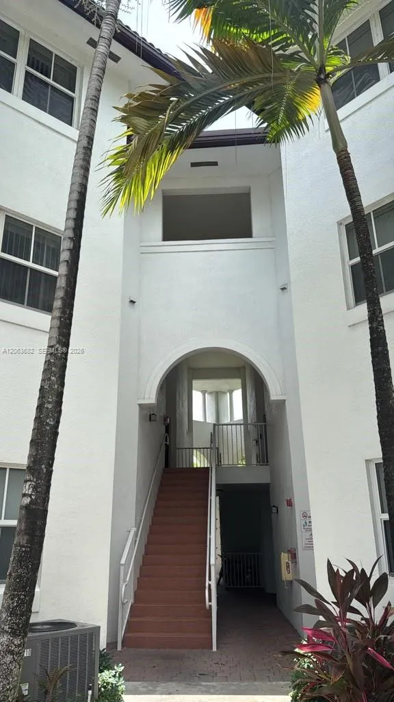 Foto de propiedad en 8620 NW 97th Avenue 212, Doral, FL 33178 Doral con MLS# 