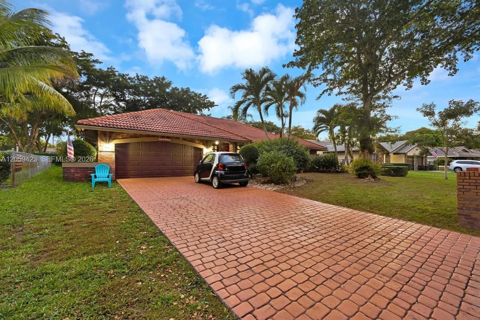Foto de propiedad en 8622 NW 49th Drive, Coral Springs, FL 33067 Coral Springs con MLS# 
