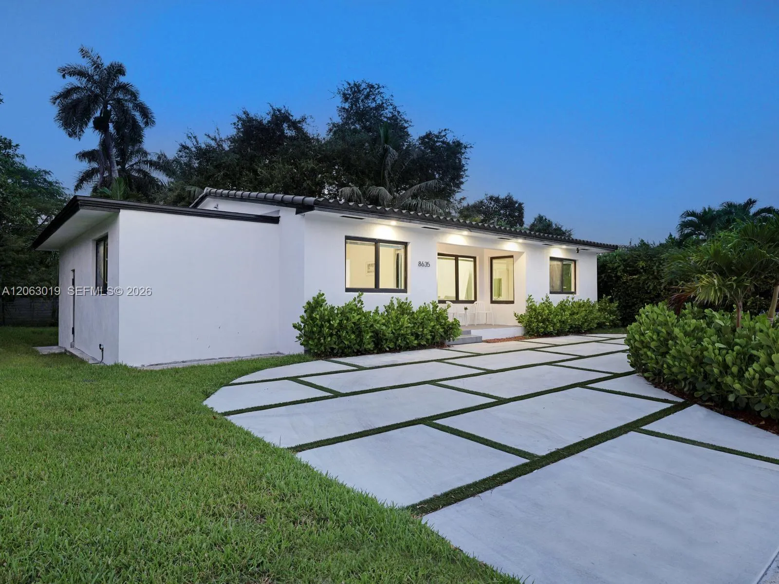Foto de propiedad en 8635 N Miami Avenue, El Portal, FL 33150 El Portal con MLS# 
