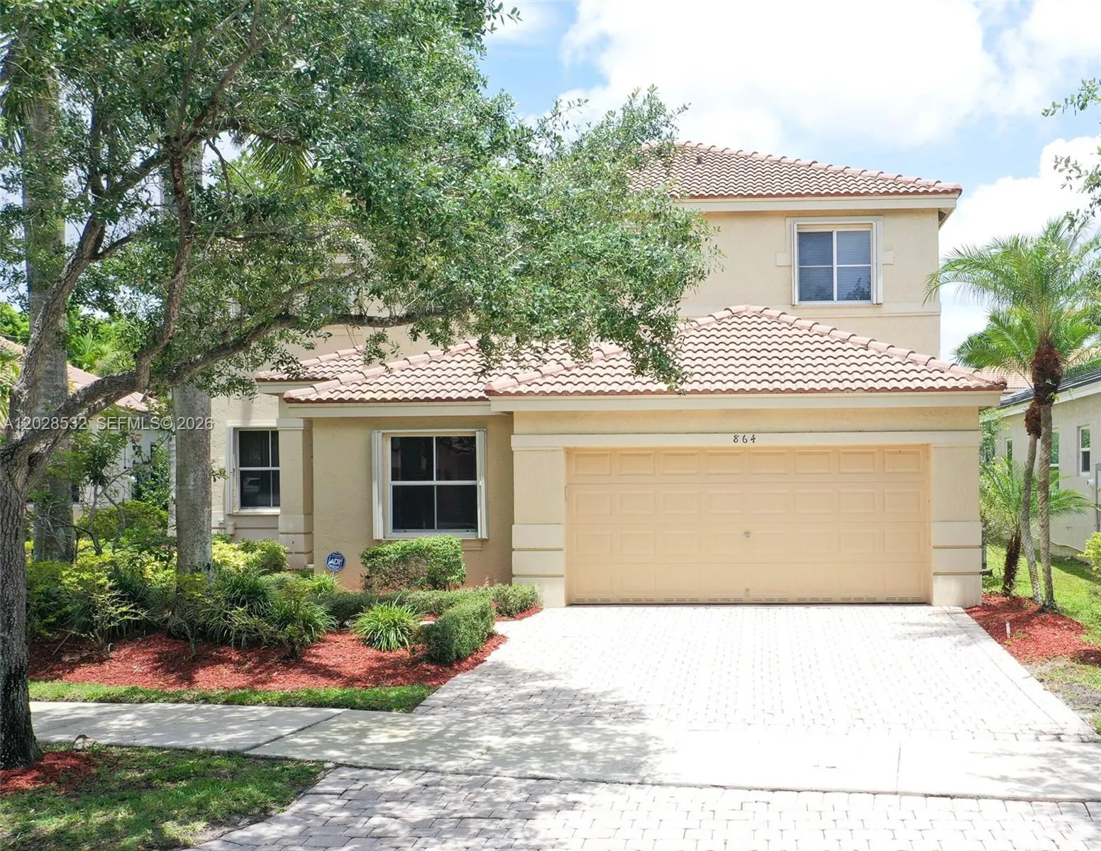 Foto de propiedad en 864 Vanda Terrace, Weston, FL 33327 Weston con MLS# 