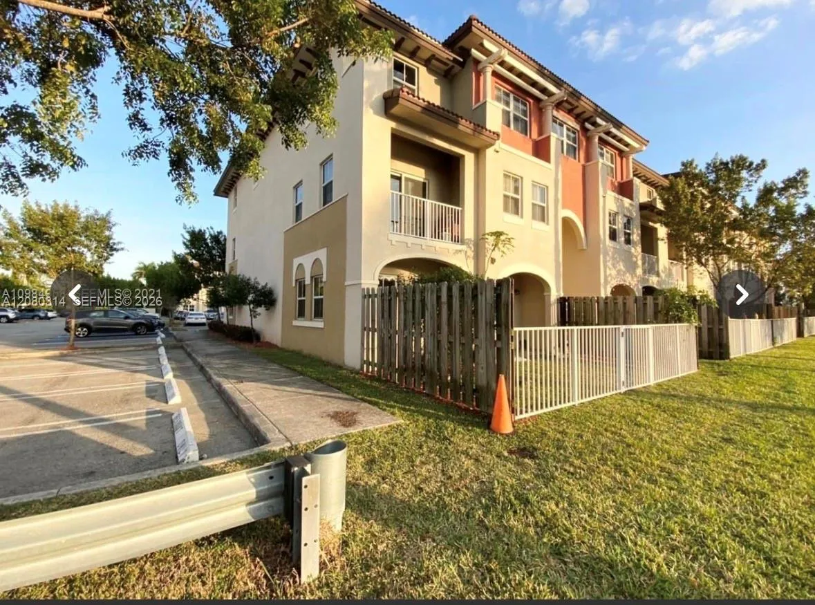 Foto de propiedad en 8650 NW 97 Avenue 108, Doral, FL 33178 Doral con MLS# 
