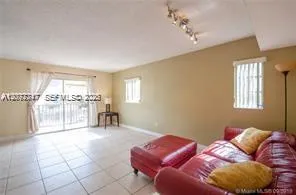 Foto de propiedad en 8650 SW 109th Avenue 3-223, Miami, FL 33173 Miami con MLS# 