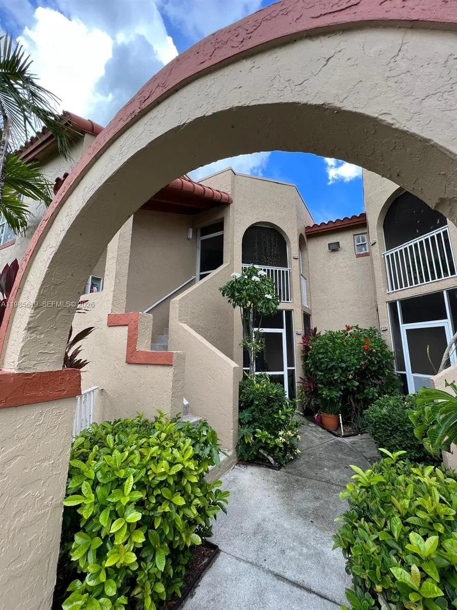 En Renta 8657 SW 5th Street 205, Pembroke Pines, FL 33025, Pembroke Pines, FL 33025