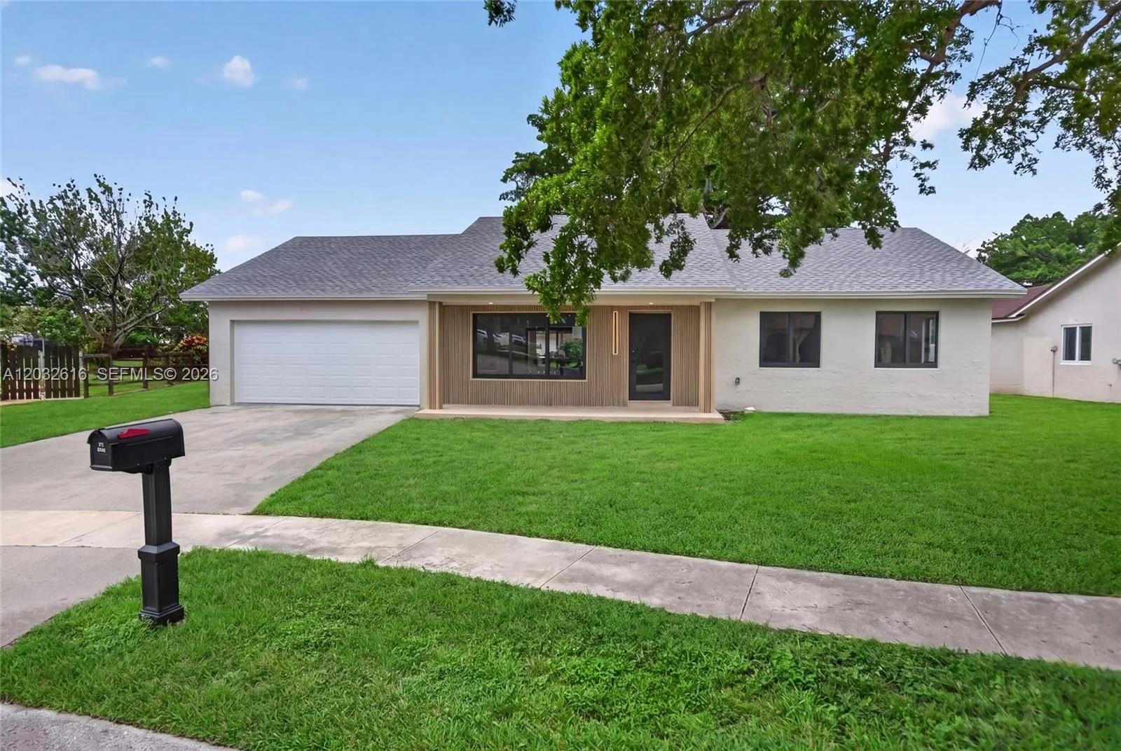 Foto de propiedad en 8668 SW 50th Street, Cooper City, FL 33328 Cooper City con MLS# 