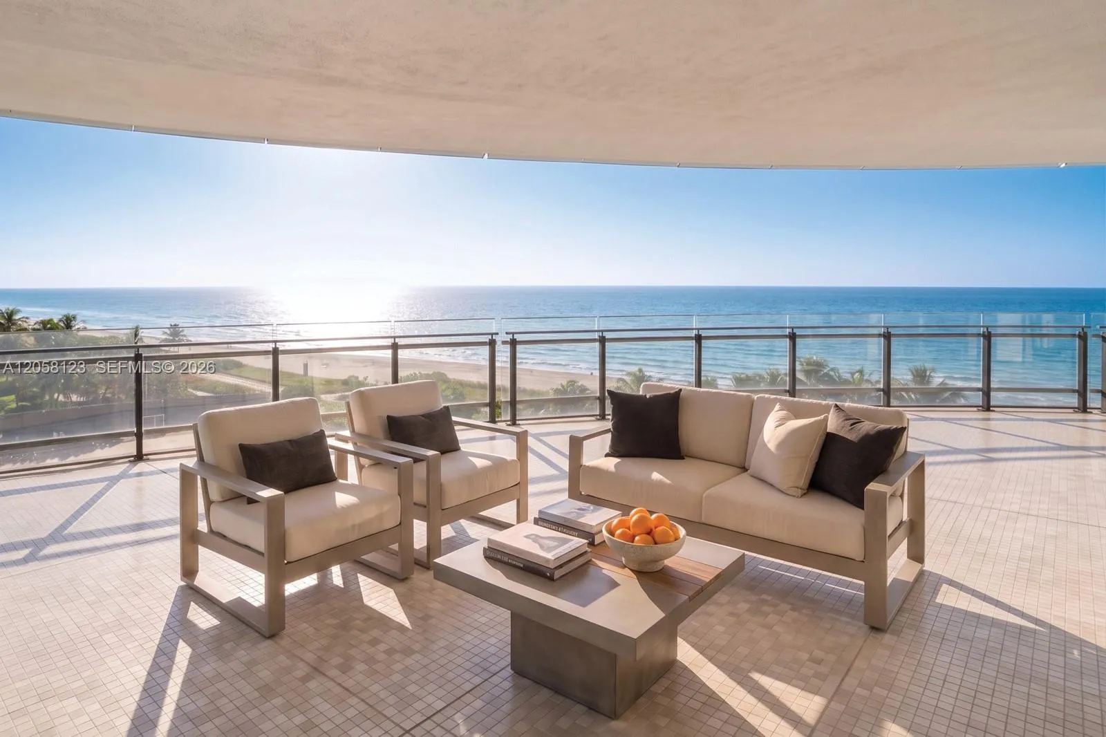 En Venta 8701 Collins Avenue 701, Miami Beach, FL 33154, Miami Beach, FL 33154