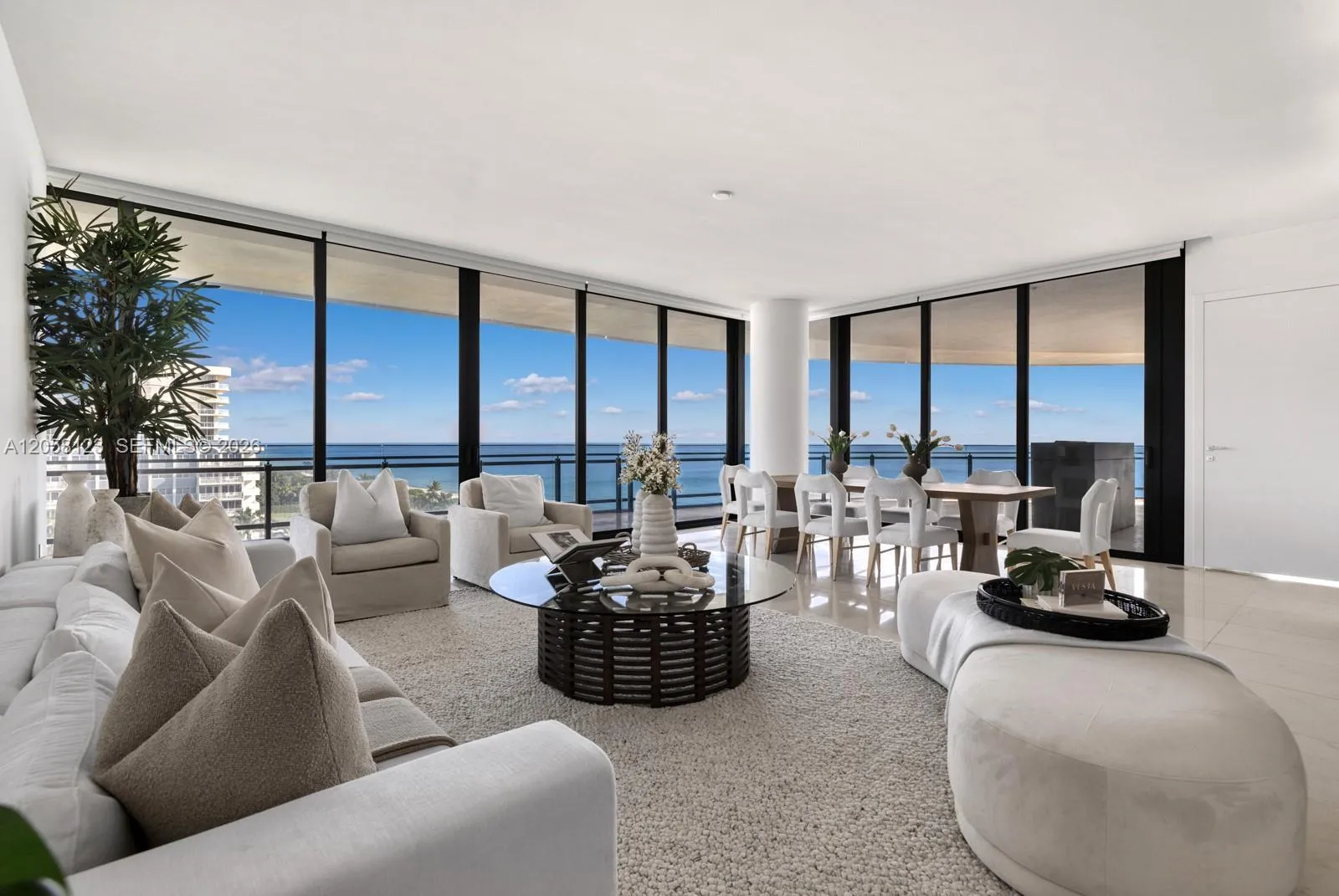 En Venta 8701 Collins Avenue 701, Miami Beach, FL 33154, Miami Beach, FL 33154