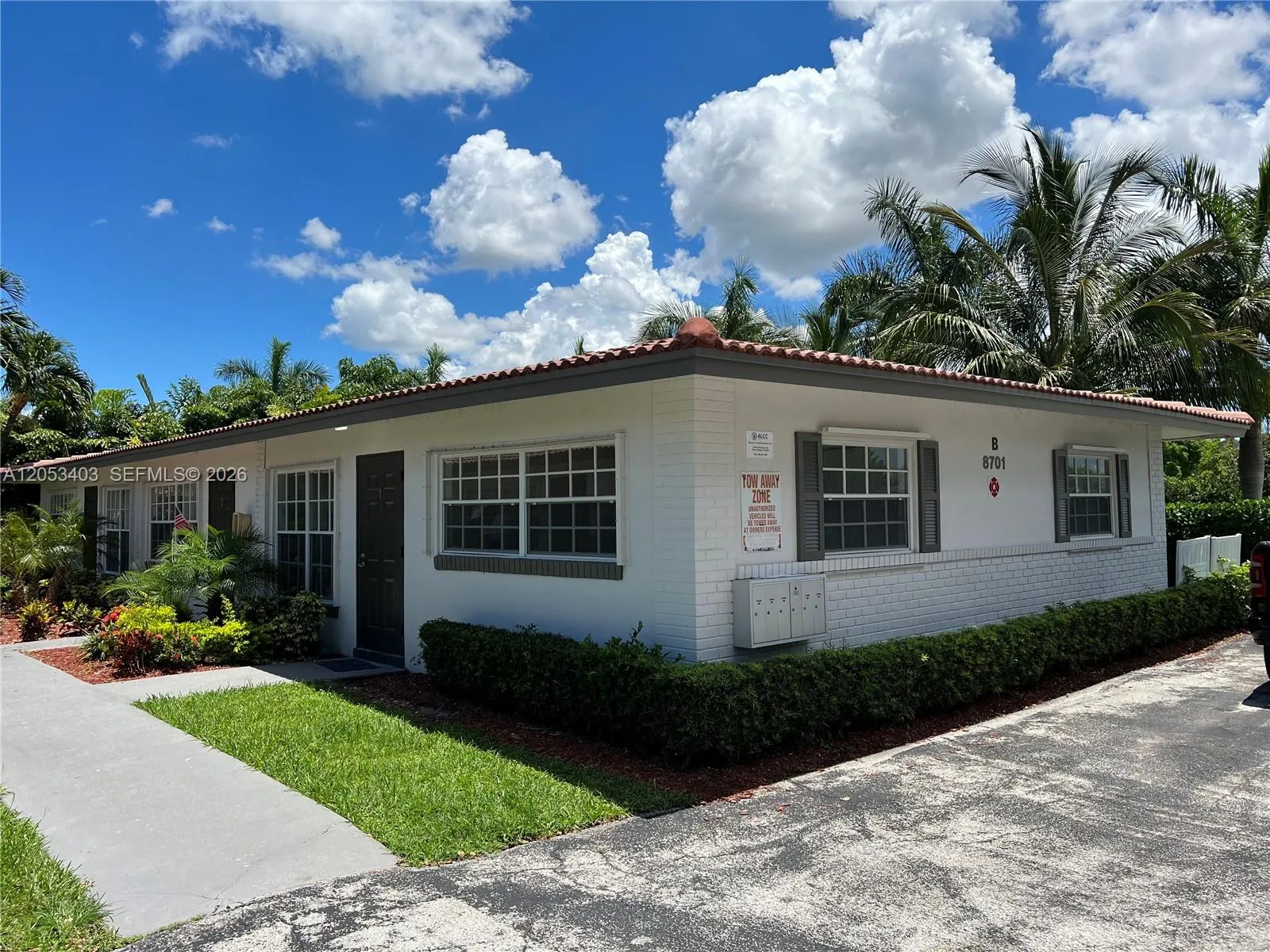 Foto de propiedad en 8701 NW 38th Drive B-1, Coral Springs, FL 33065 Coral Springs con MLS# 