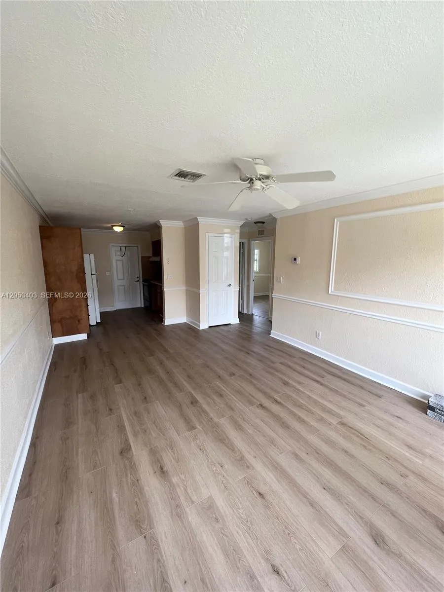 Foto de propiedad en 8701 NW 38th Drive B-1, Coral Springs, FL 33065 Coral Springs con MLS# 