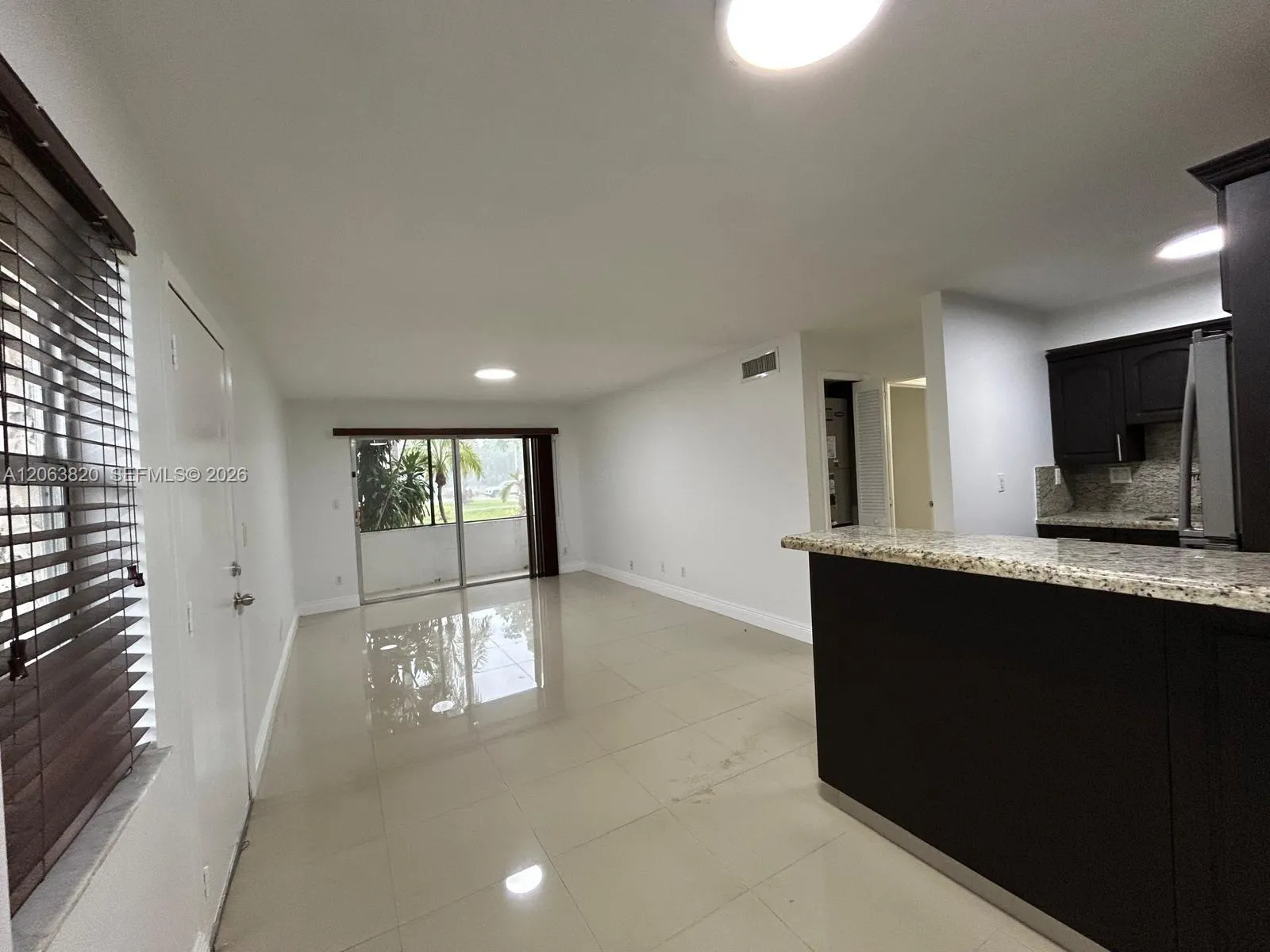 Foto de propiedad en 8701 SW 141st Street L3, Palmetto Bay, FL 33176 Palmetto Bay con MLS# 