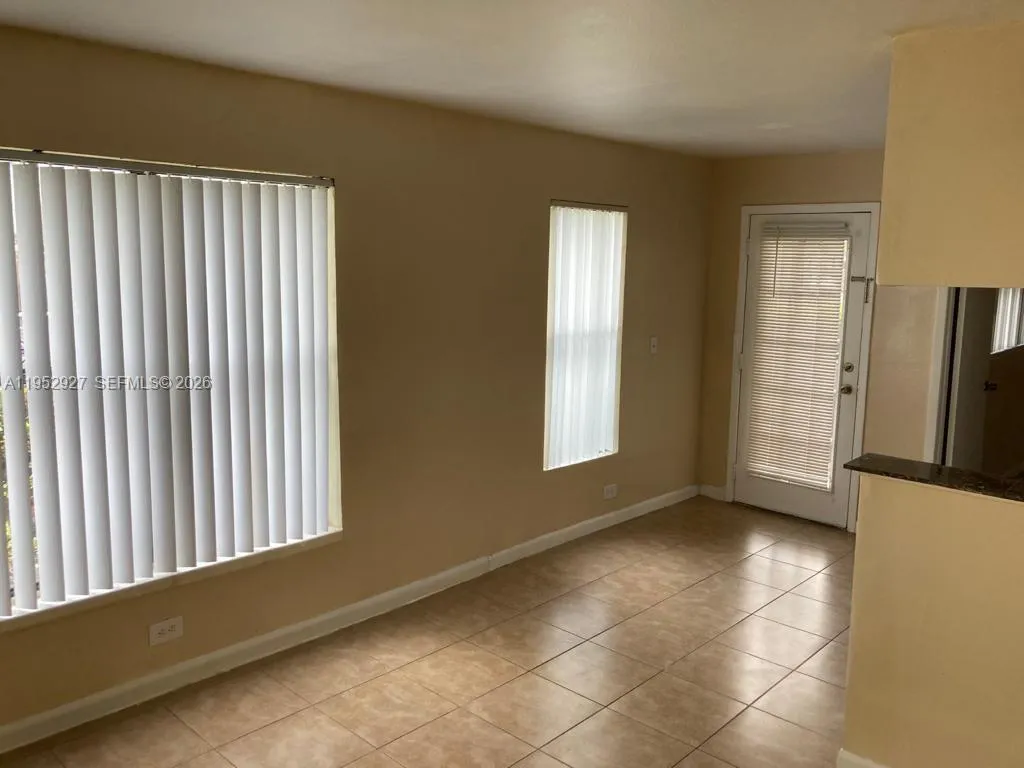 Foto de propiedad en 8705 NW 39th Street 0, Sunrise, FL 33351 Sunrise con MLS# 