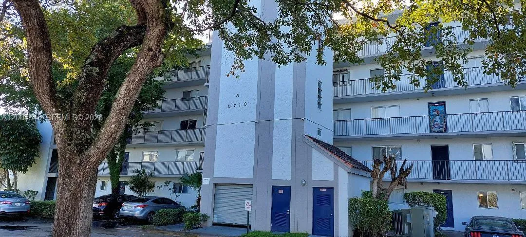 En Venta 8710 N Sherman Circle 403, Miramar, FL 33025, Miramar, FL 33025