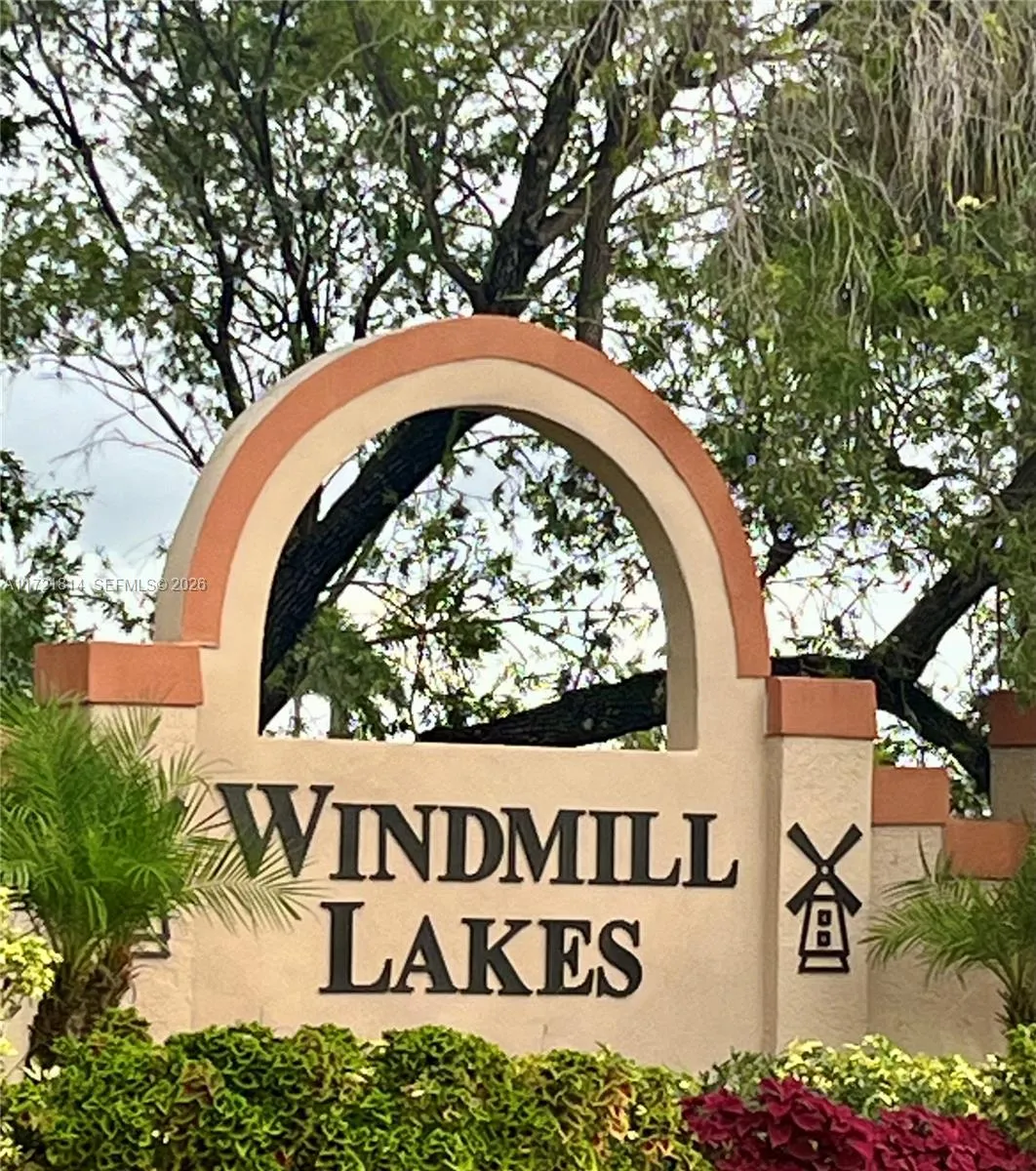 Foto de propiedad en 8710 SW 3rd Street 104, Pembroke Pines, FL 33025 Pembroke Pines con MLS# 