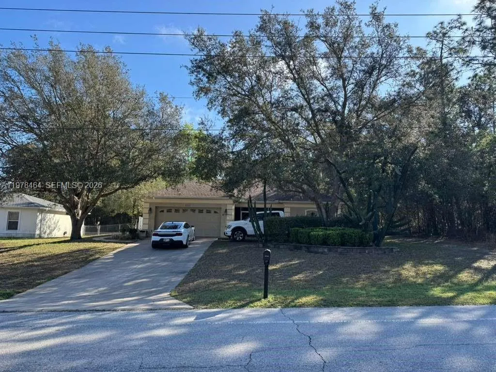 Foto de propiedad en 8711 N Deltona Boulevard, Citrus Springs, FL 34434 Citrus Springs con MLS# 