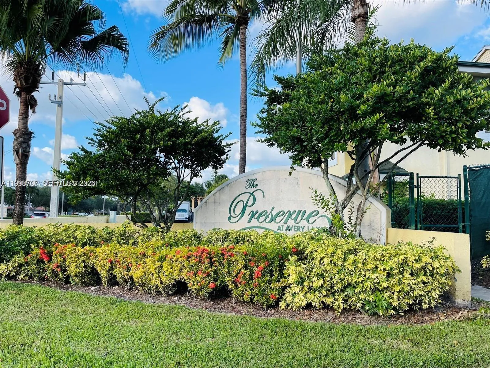 Foto de propiedad en 8719 NW 39th Street 8719, Sunrise, FL 33351 Sunrise con MLS# 