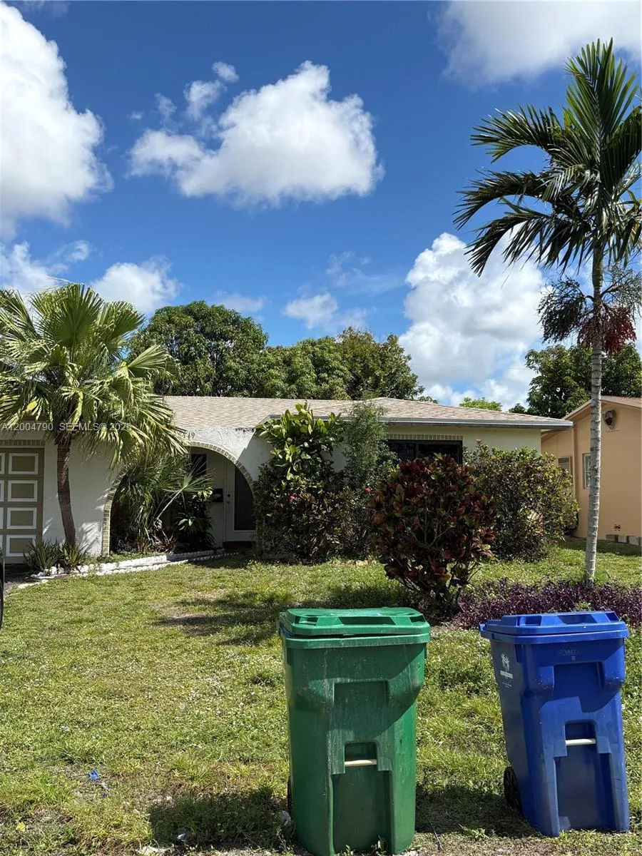 Foto de propiedad en 8719 Southampton Drive, Miramar, FL 33025 Miramar con MLS# 