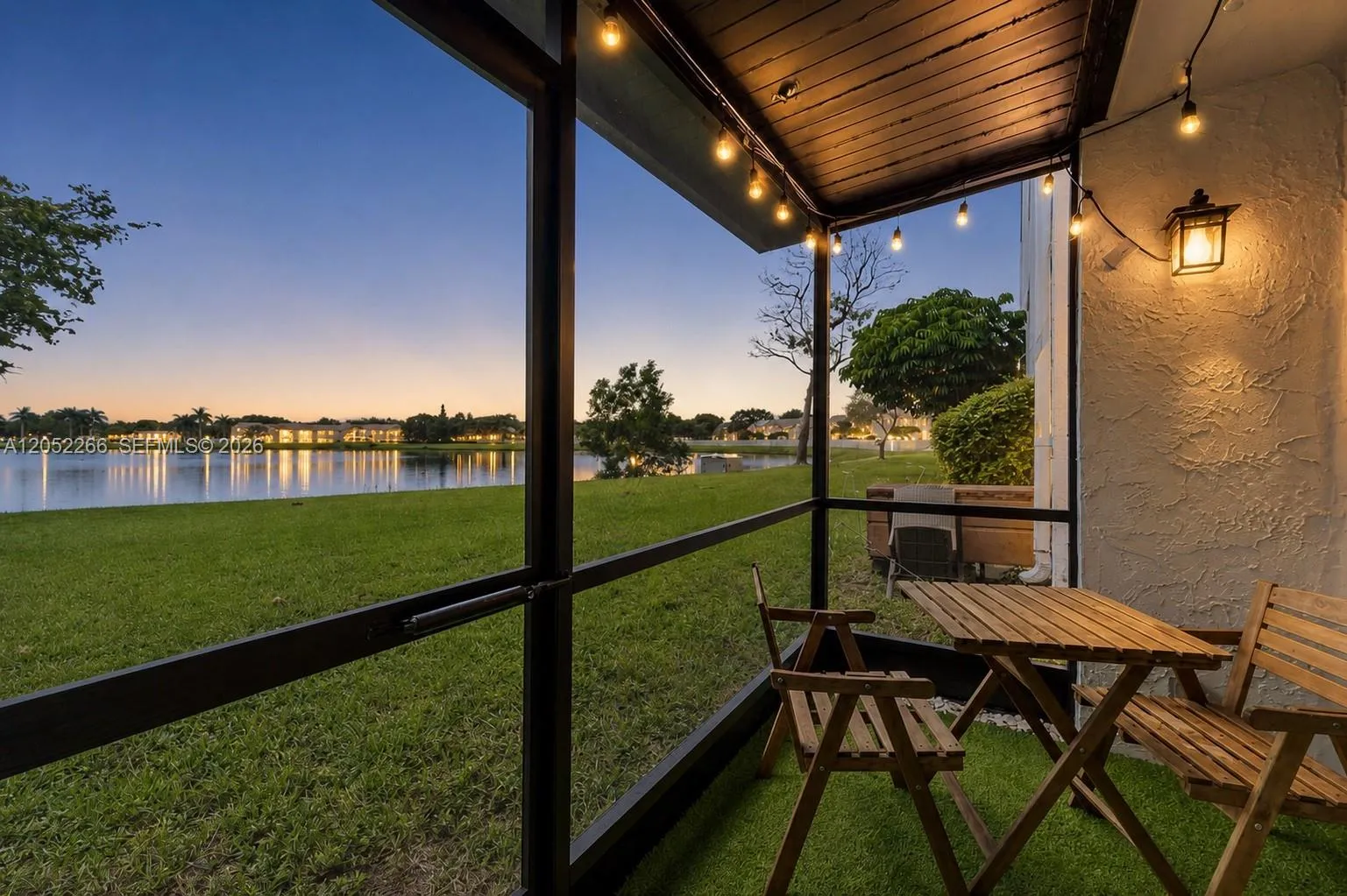Foto de propiedad en 8720 N Sherman Circle 101, Miramar, FL 33025 Miramar con MLS# 