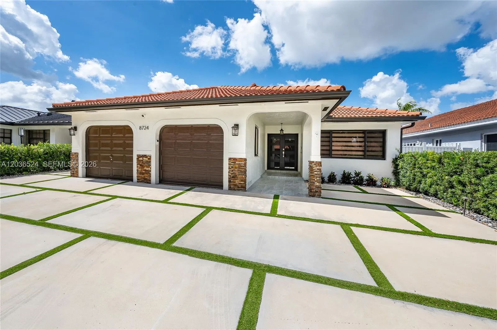 Foto de propiedad en 8724 NW 149th Terrace, Miami Lakes, FL 33018 Miami Lakes con MLS# 