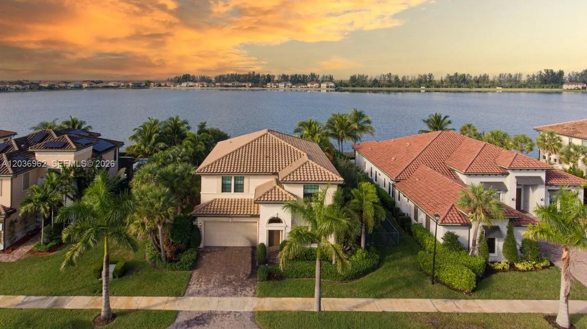 Foto de propiedad en 8725 Parkland Bay Drive, Parkland, FL 33076 Parkland con MLS# 