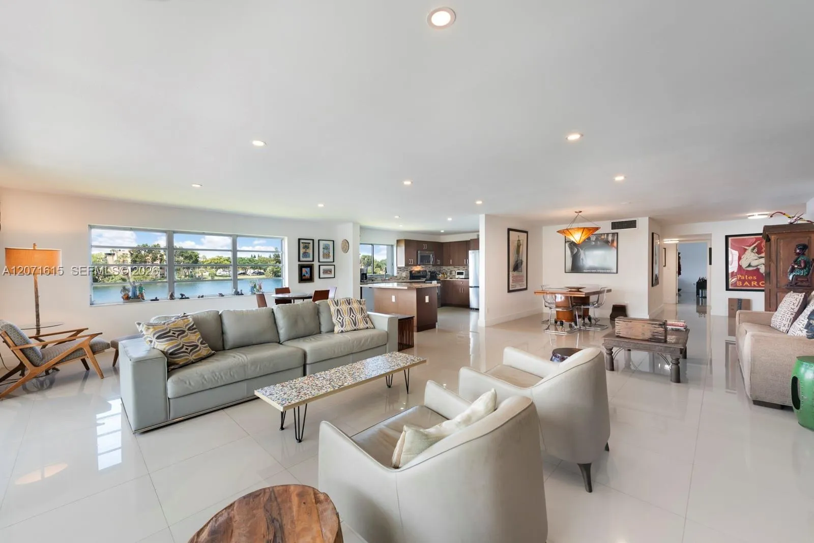 En Venta 873 NE 195 206, Miami, FL 33179, Miami, FL 33179