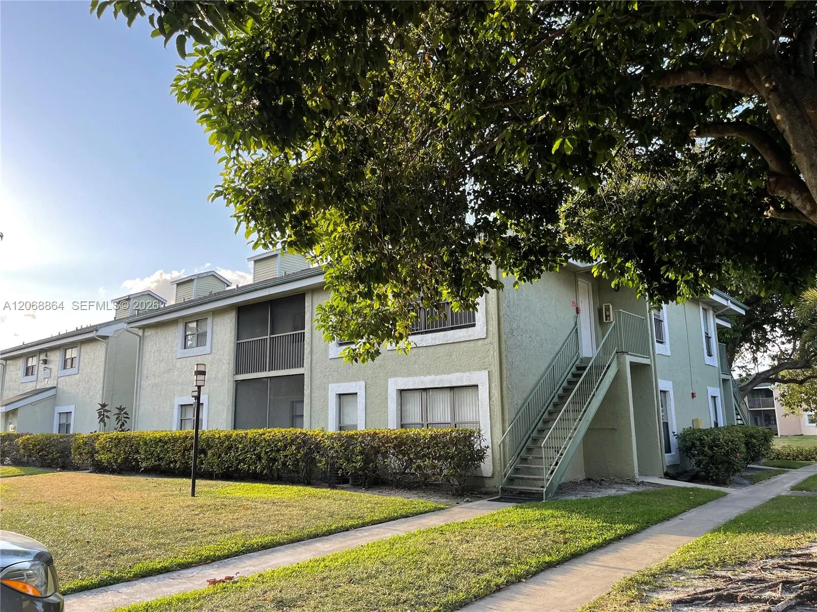 Foto de propiedad en 8739 NW 39th Street 8739, Sunrise, FL 33351 Sunrise con MLS# 