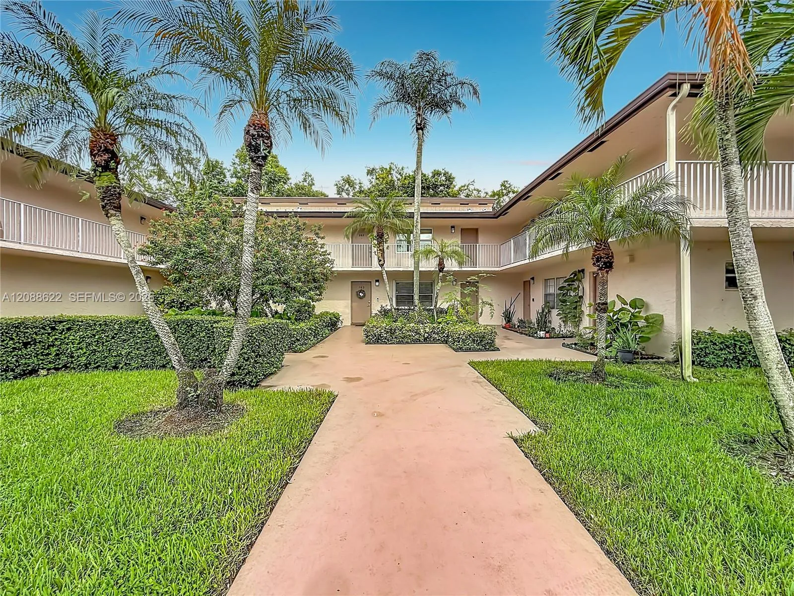 En Venta 8740 Azalea Court 102, Tamarac, FL 33321, Tamarac, FL 33321