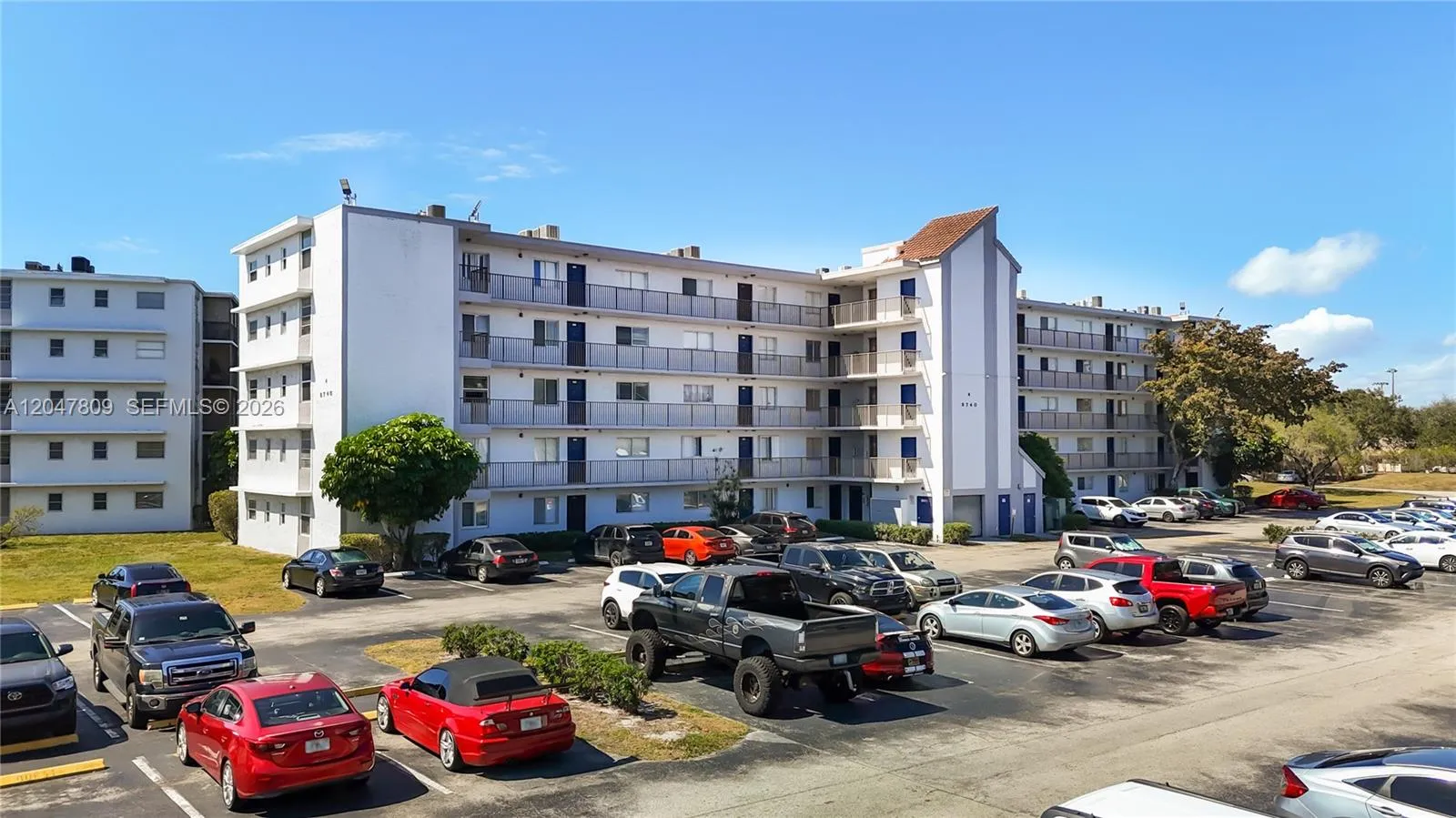 Foto de propiedad en 8740 N Sherman Circle 206, Miramar, FL 33025 Miramar con MLS# 