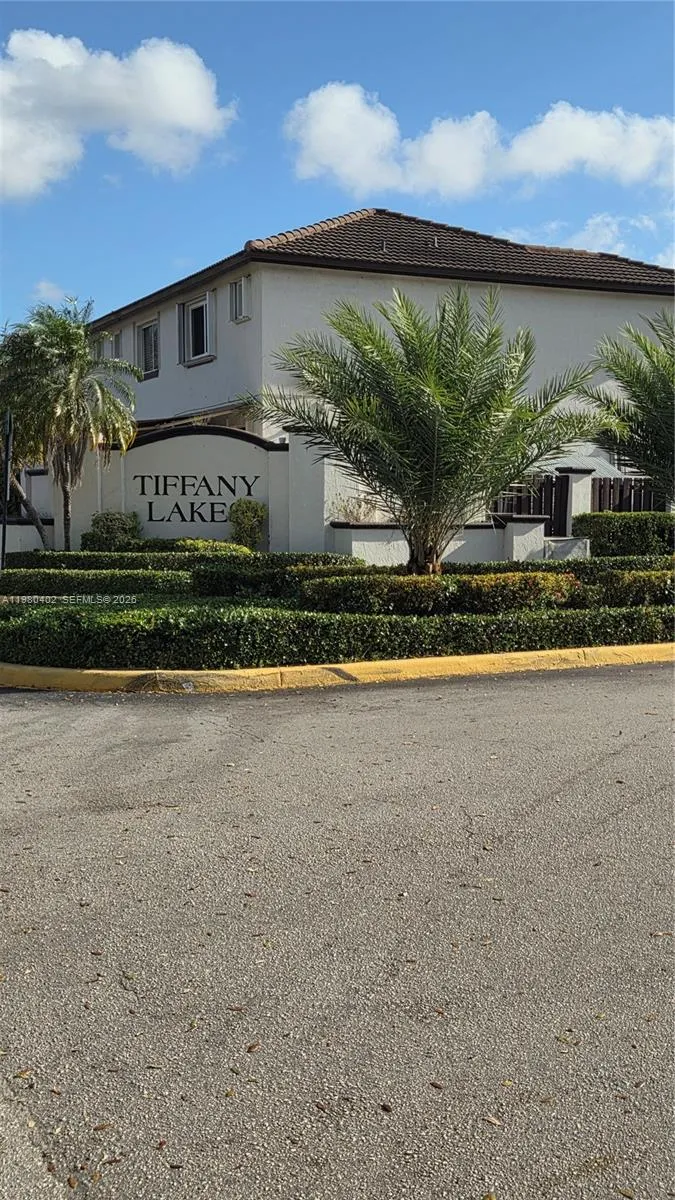 Vendido 8745 SW 152nd Avenue 215, Miami, FL 33193, Miami, FL 33193