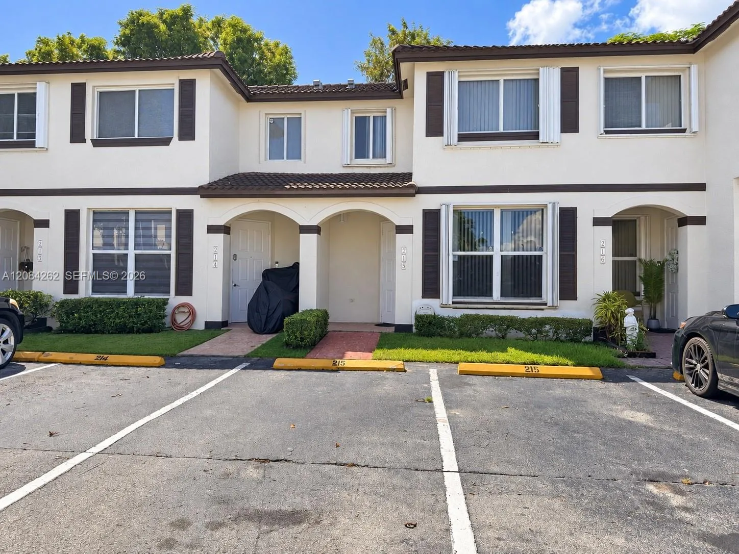 Foto de propiedad en 8745 SW 152nd Avenue 215, Miami, FL 33193 Miami con MLS# 