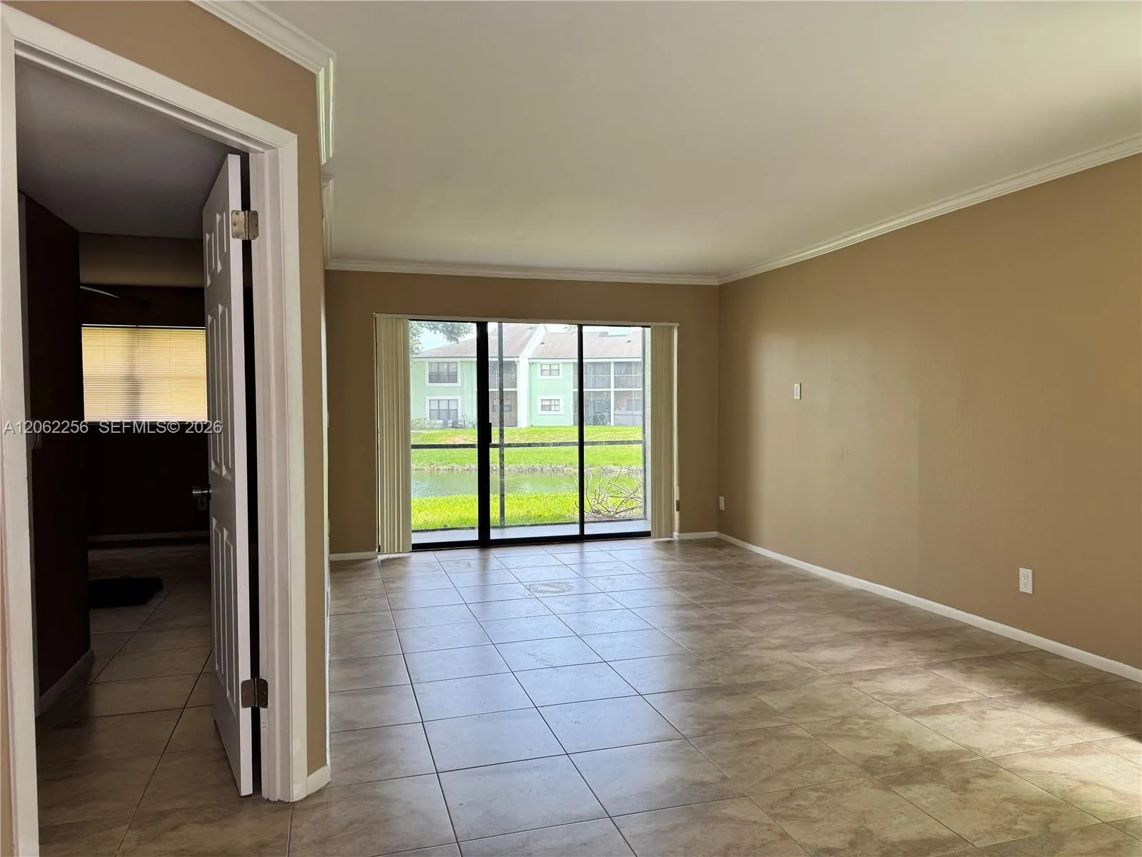 Foto de propiedad en 8749 NW 39th Street 8749, Sunrise, FL 33351 Sunrise con MLS# 
