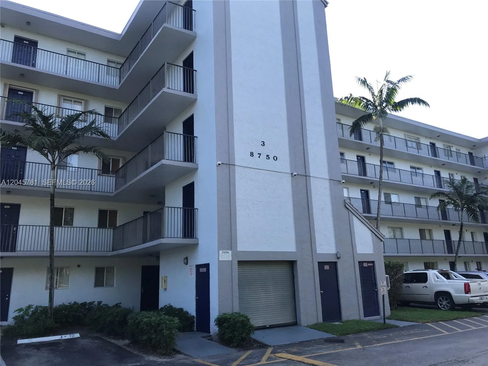 Foto de propiedad en 8750 N Sherman Circle 403, Miramar, FL 33025 Miramar con MLS# 