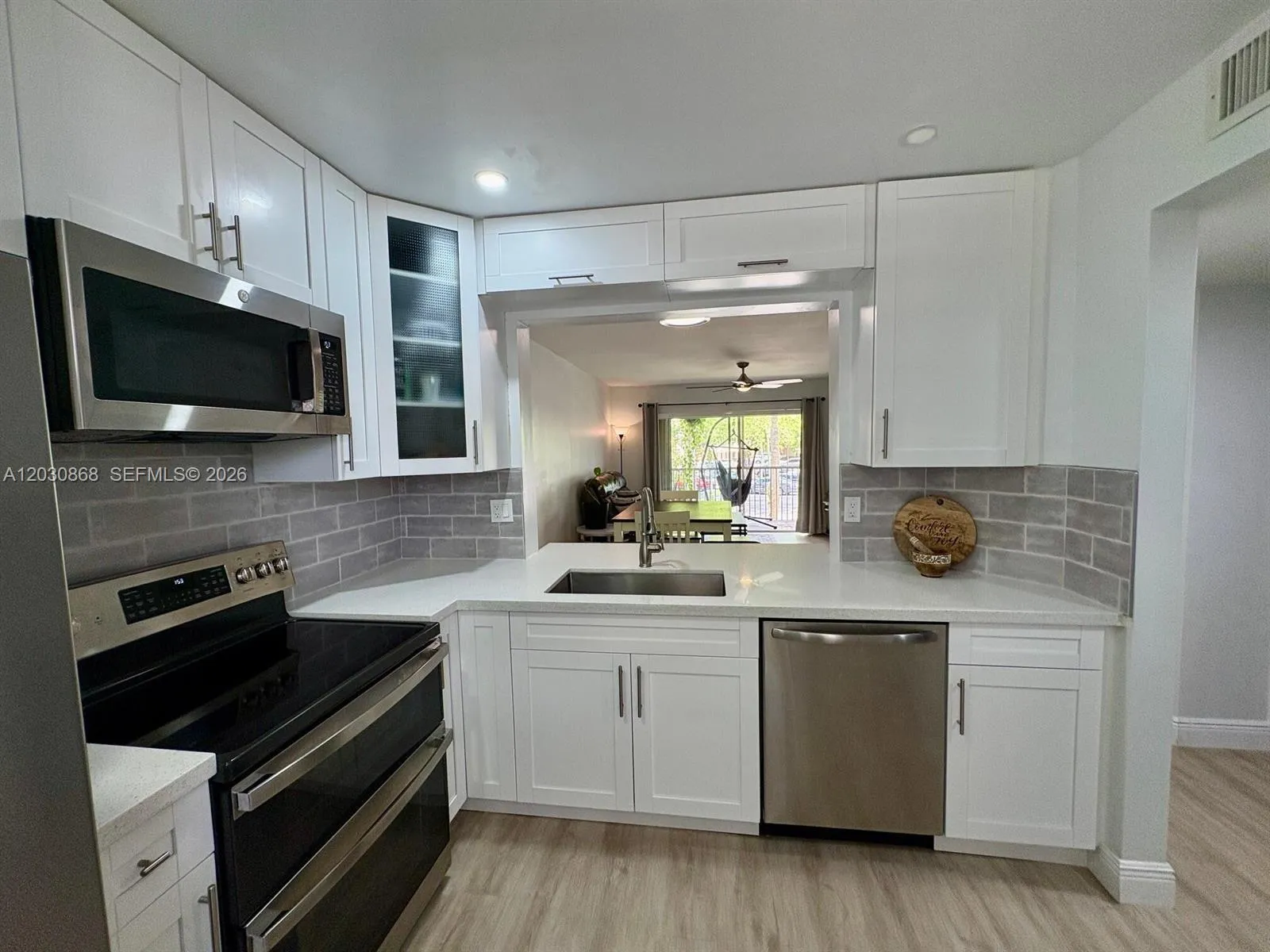 Foto de propiedad en 8750 Royal Palm Boulevard 208-3, Coral Springs, FL 33065 Coral Springs con MLS# 