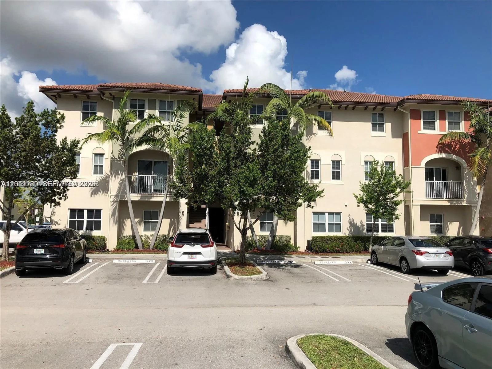 Foto de propiedad en 8760 NW 97th Avenue 205, Doral, FL 33178 Doral con MLS# 